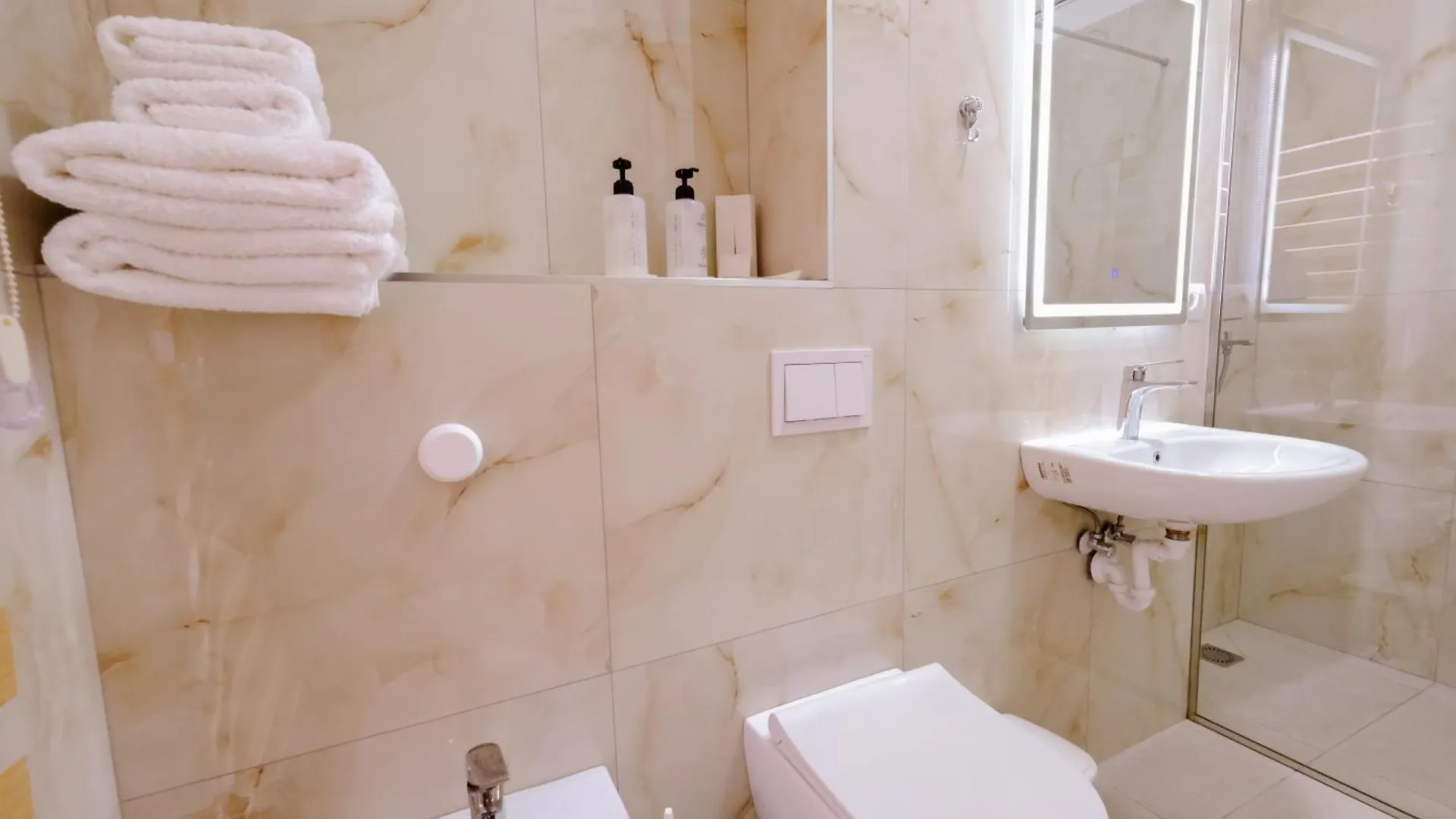 Albania Haven Apartment 15B Tirana 0*,