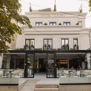 Boutique 135 تيرانا