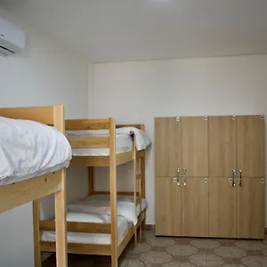  Hostal Me &
