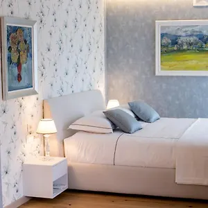 Seven Luxury تيرانا