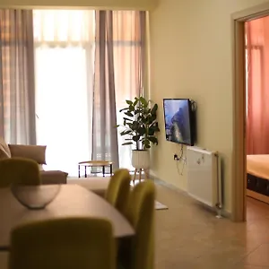 Apartment Pleasant With Free Dedicated Parking In Komuna E Parisit, Tirana