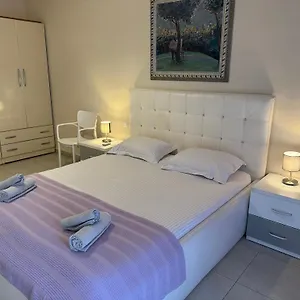 Marinela تيرانا